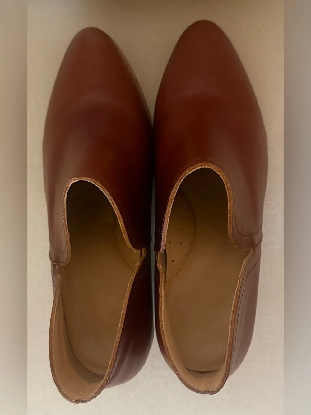 Nisolo Mia Everyday Ankle Bootie Auburn Leather Slip On Block Heel Size 9 EUC